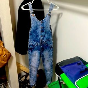 Sexy acid wash overalls , stretch size petite da